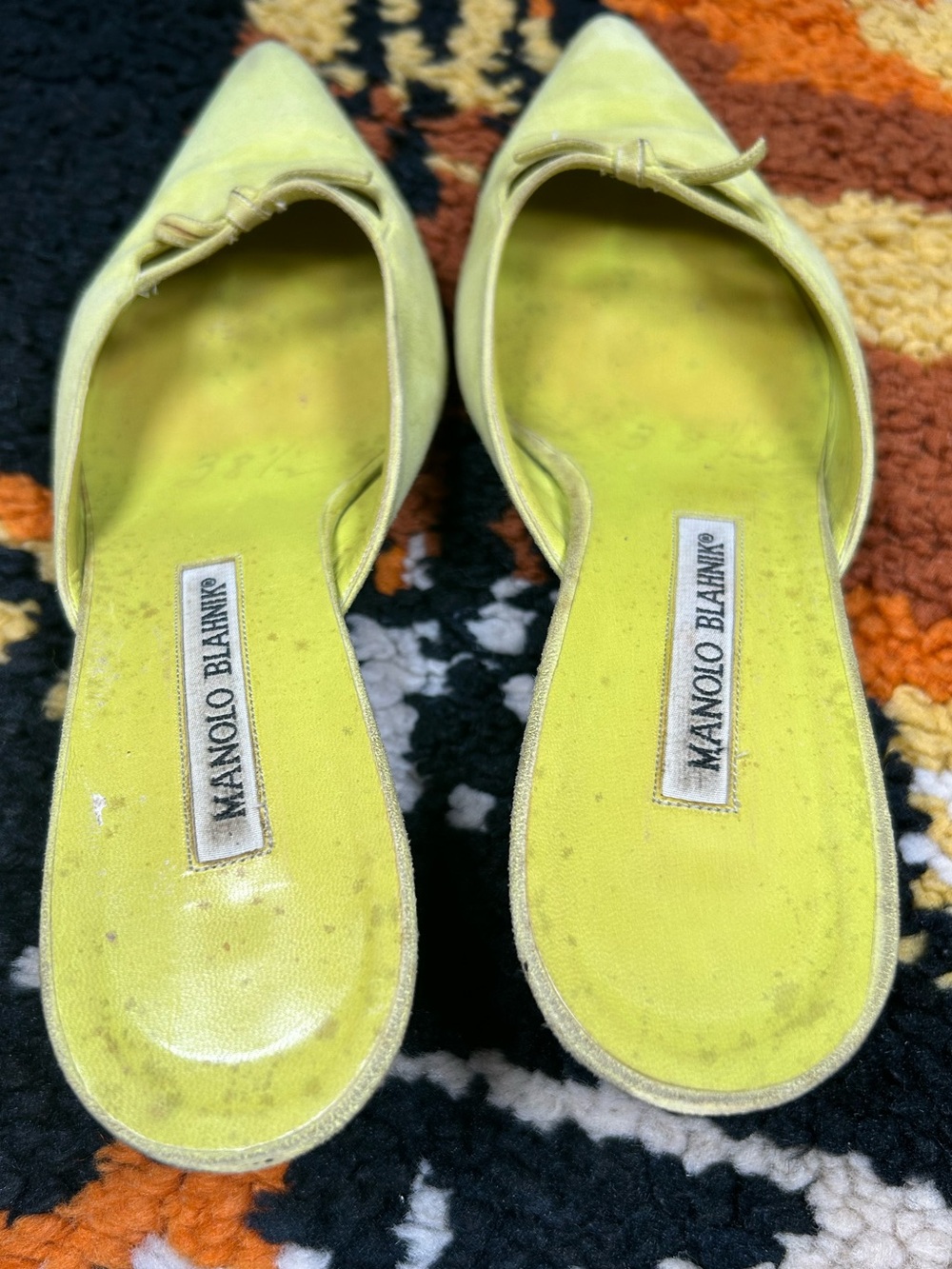 MANOLO BLAHNIK, suede lime, kitten heels!! - Picture 4 of 12